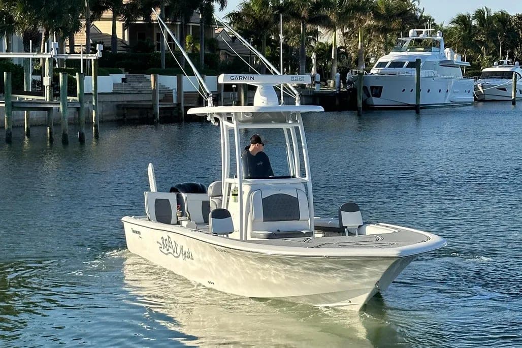 2019 Tidewater 2500 Carolina Bay thumbnail 1