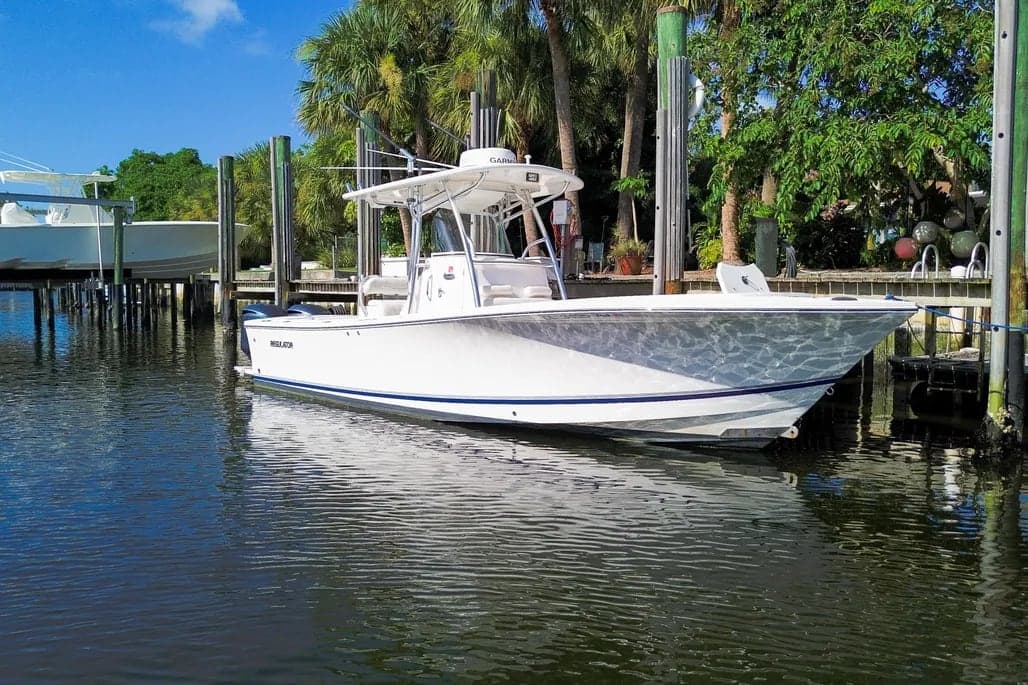 2011 Regulator 28 Forward Seating thumbnail 1