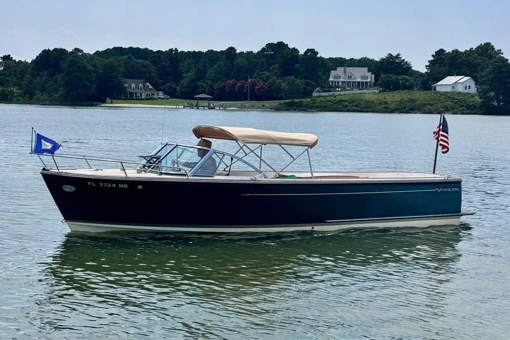 2004 Vanquish 24 Runabout thumbnail 1