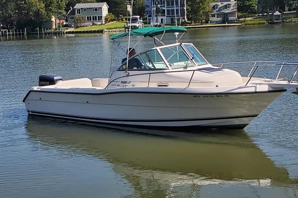 1999 Pursuit 2470 Walkaround thumbnail 1