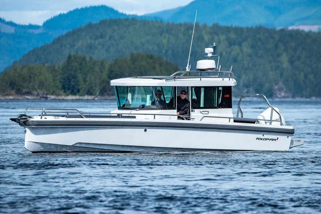 2023 Axopar Axopar 28 CABIN Wet Bar Petrol thumbnail 1