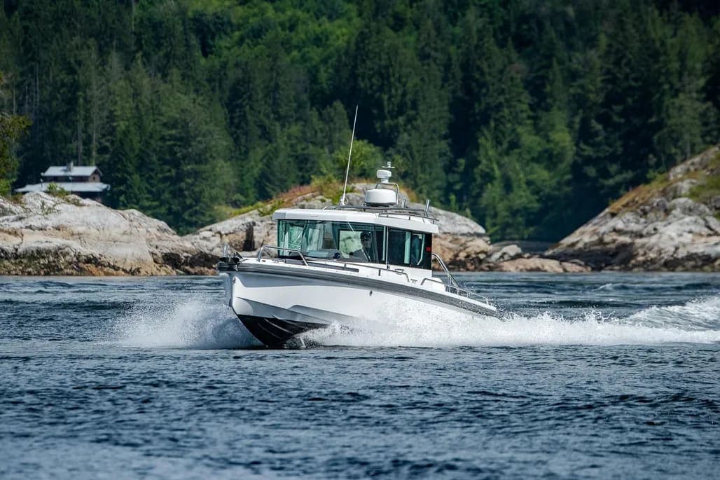 2023 Axopar Axopar 28 CABIN Wet Bar Petrol thumbnail 2