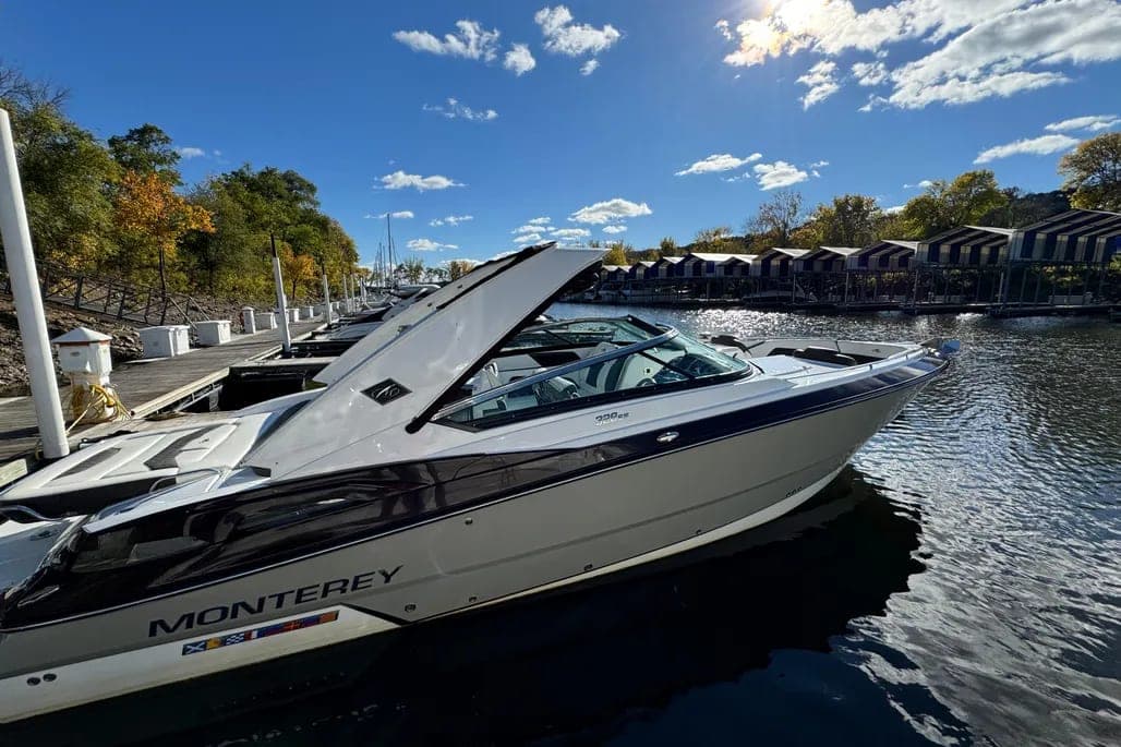 2018 Monterey 328 Super Sport thumbnail 1