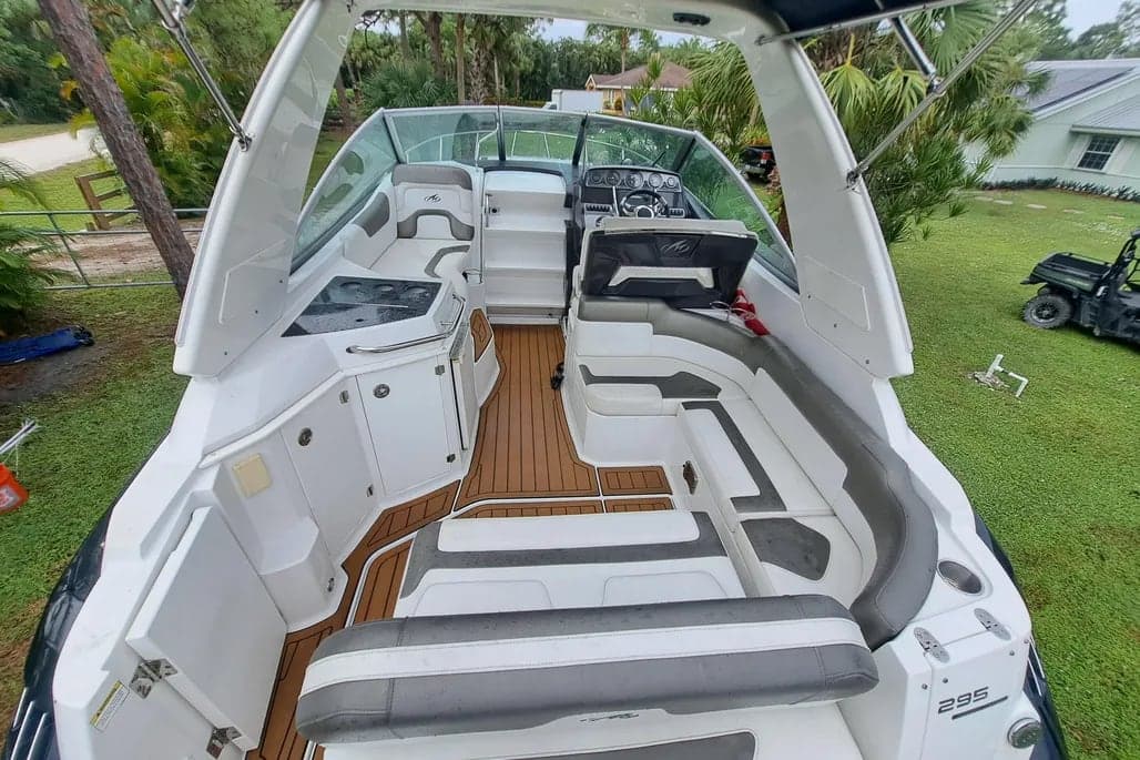 2015 Monterey 295 Sport Yacht thumbnail 2