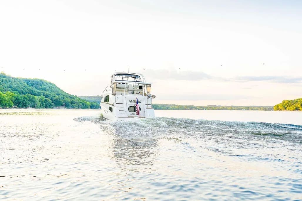 2004 Silverton 39 Motor Yacht thumbnail 2