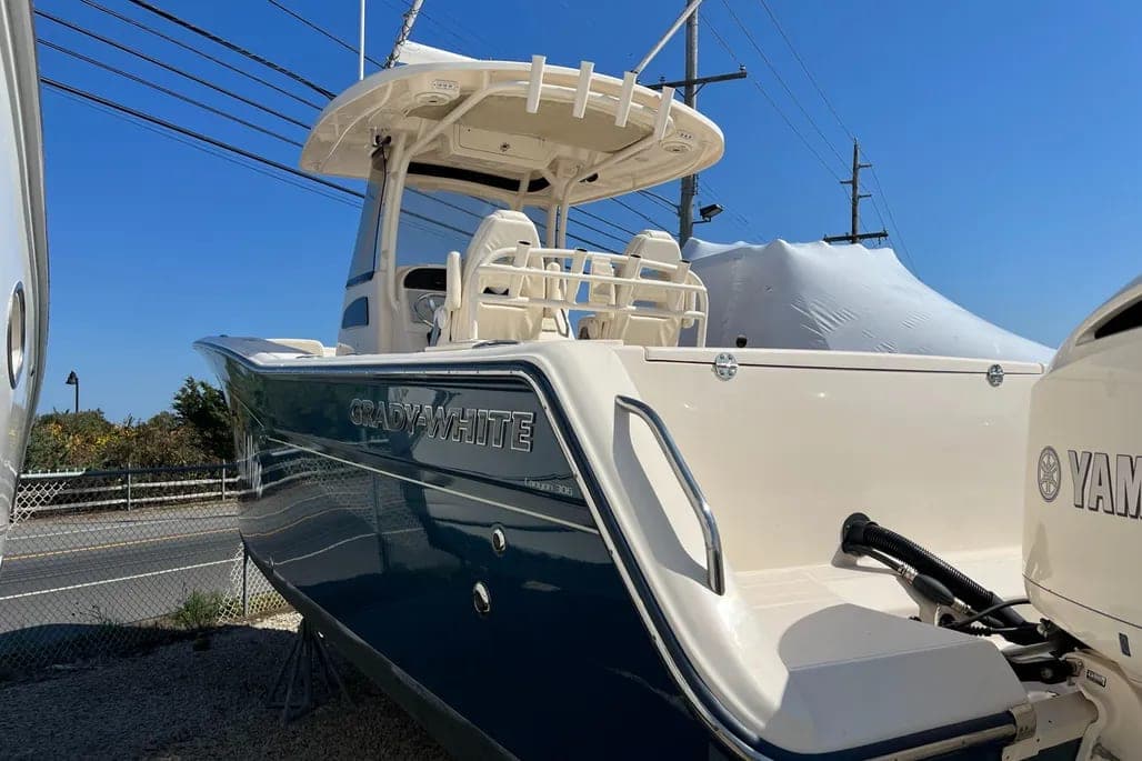 2018 Grady-White Canyon 306 thumbnail 2