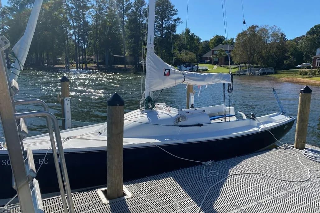 2022 2022 Tartan 245 thumbnail 2