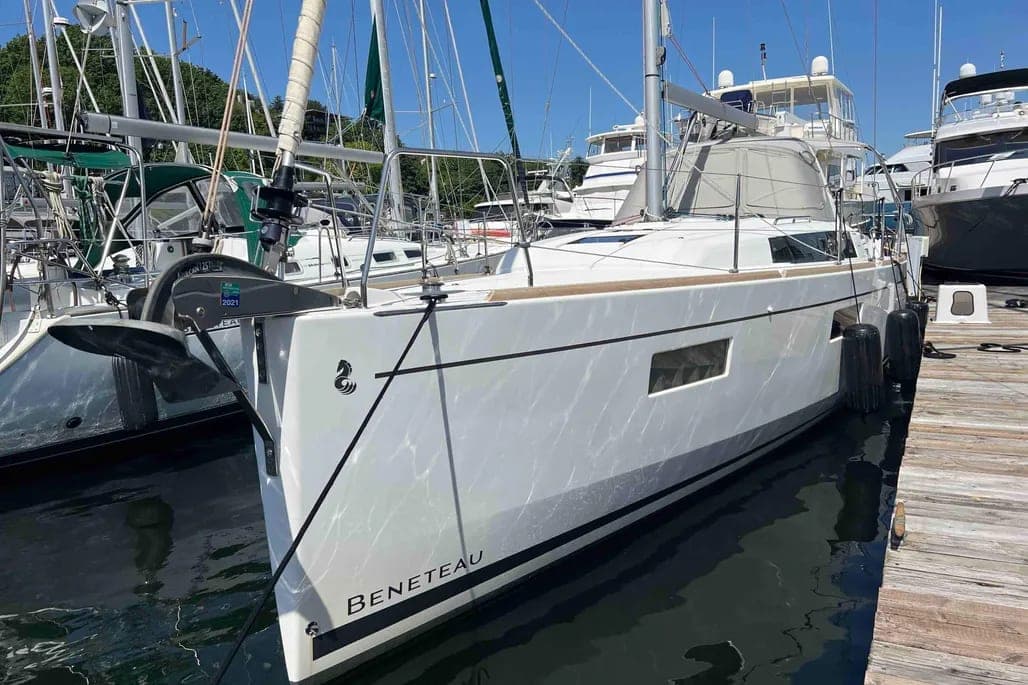 2018 Beneteau Oceanis 38.1