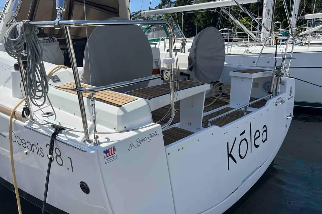 2018 Beneteau Oceanis 38.1 thumbnail 2
