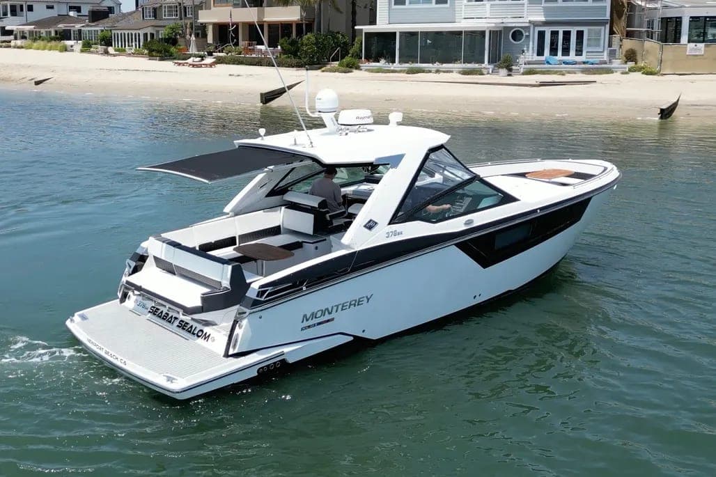 2017 Monterey 378 SE thumbnail 2