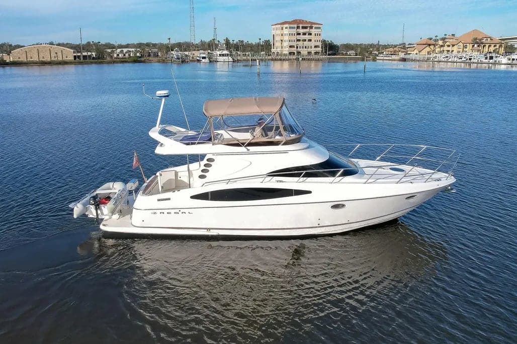 2003 Regal Commodore 3880