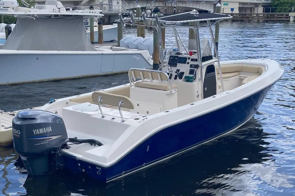 2008 Cobia 256 Center Console