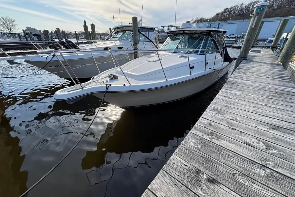 2001 Pursuit 3000 Express thumbnail 2