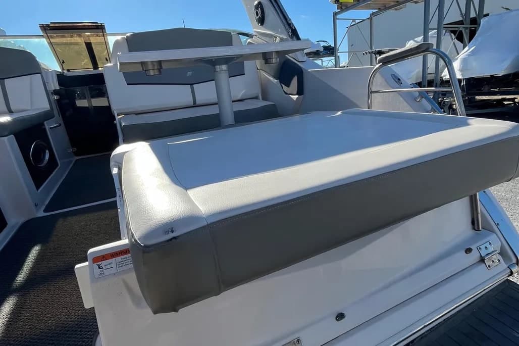 2016 Four Winns Vista 275 thumbnail 2