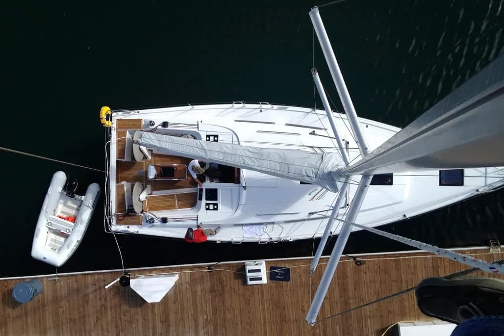 2012 Hanse 385 thumbnail 1