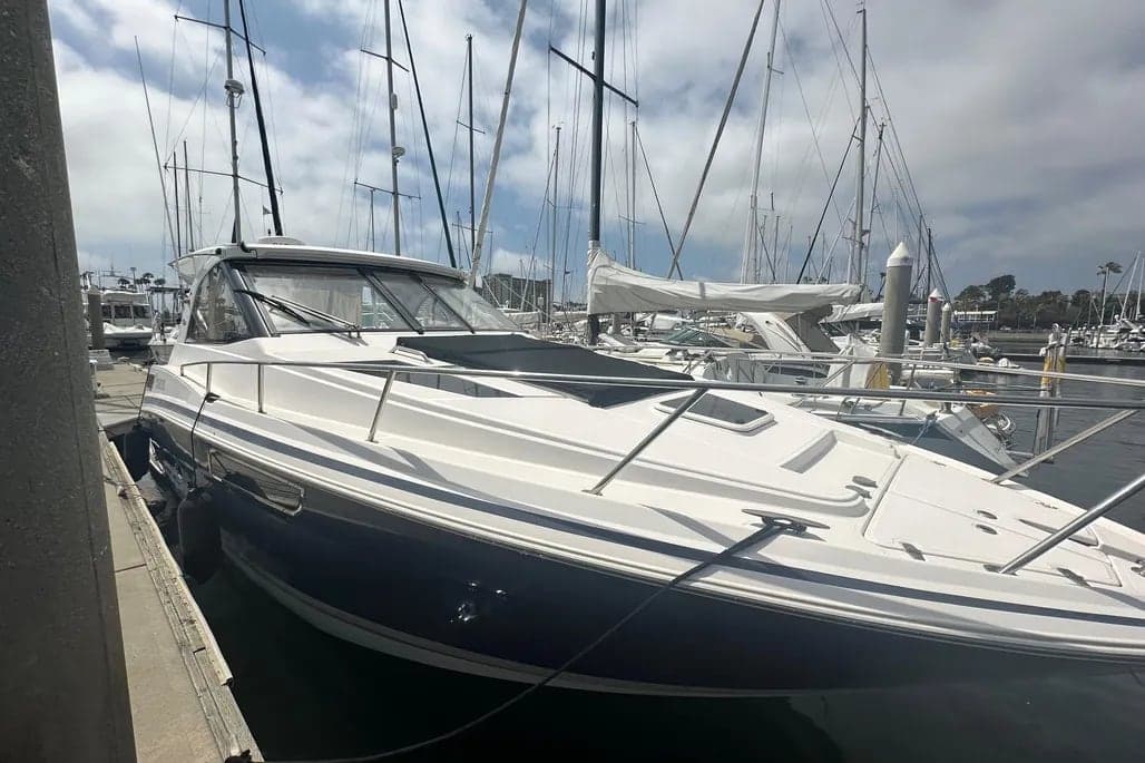 2015 Regal 35 Sport Coupe thumbnail 2