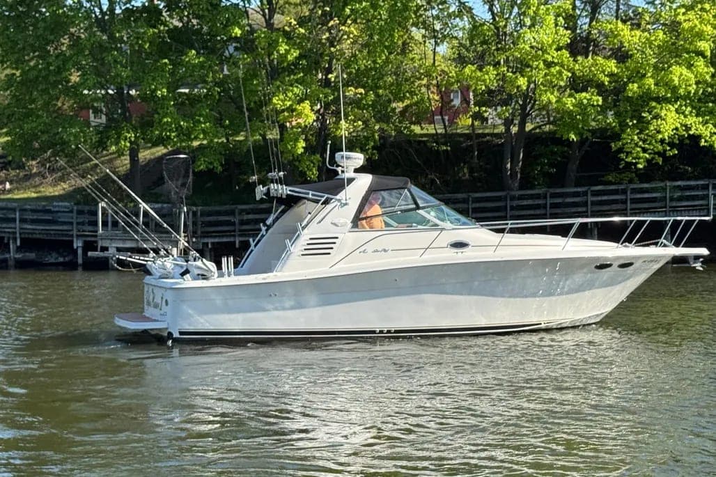 1997 Sea Ray 330 Express Cruiser thumbnail 1