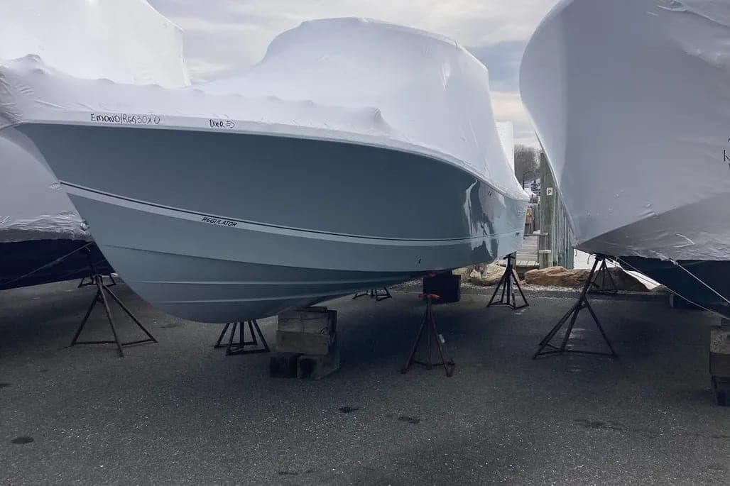 2024 Regulator 30XO thumbnail 2