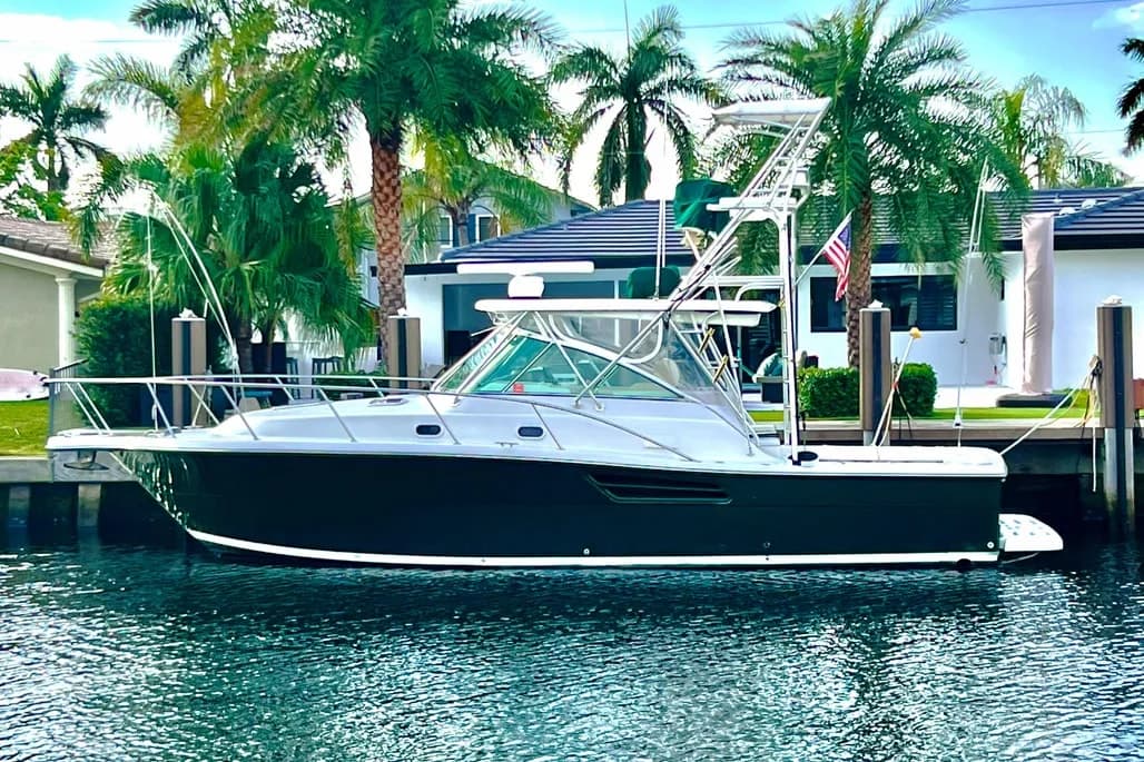 2000 Pursuit 3400 Express