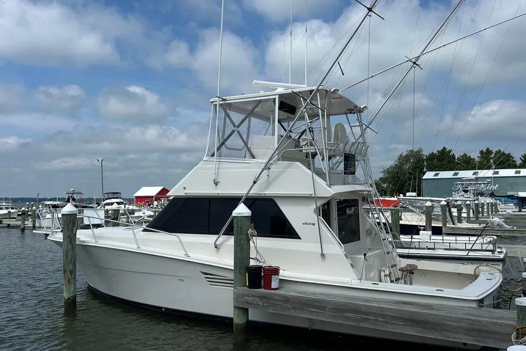 1990 Viking 38 Convertible