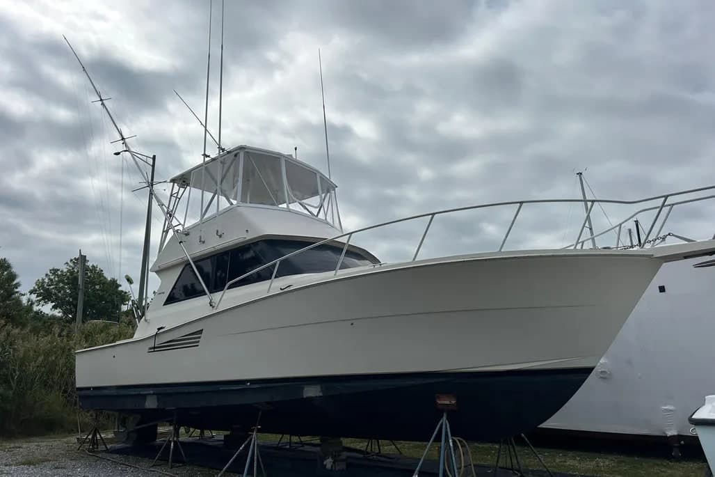 1990 Viking 38 Convertible thumbnail 1