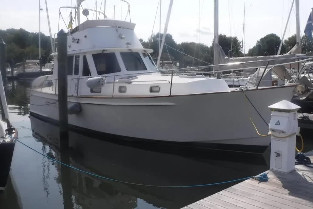 1998 Legacy 40' Flybridge thumbnail 1