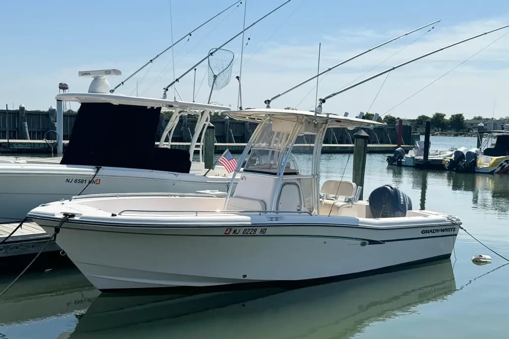 2010 Grady-White 222 Fisherman thumbnail 1