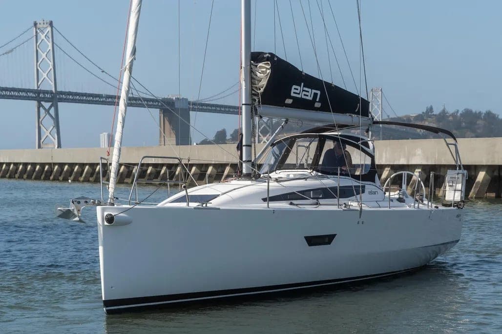 2017 Elan E4 thumbnail 1