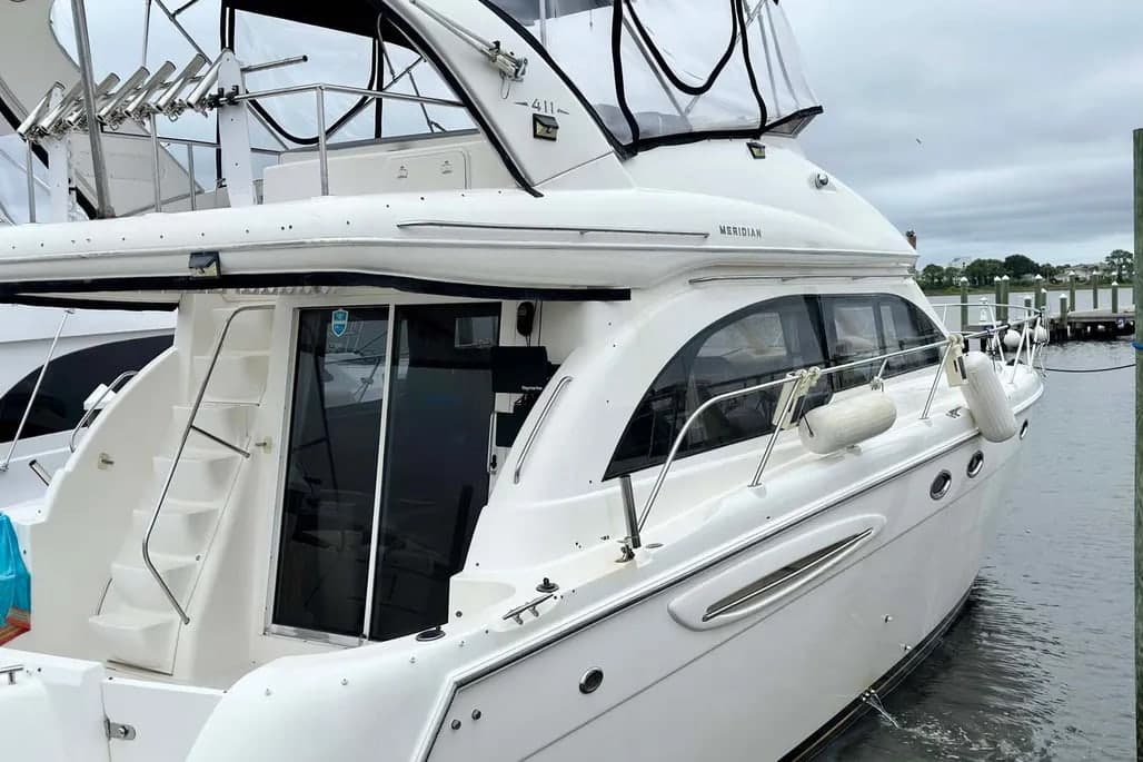 2007 Meridian 411 Sedan