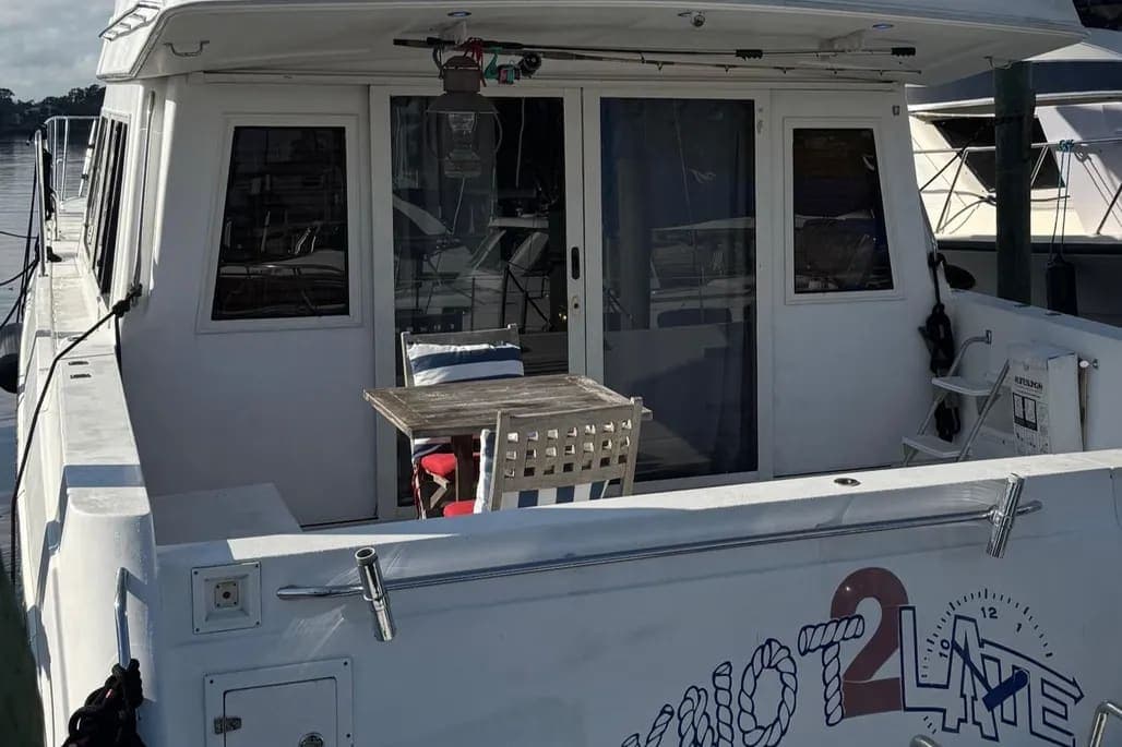 2003 Navigator 57 Rival thumbnail 1