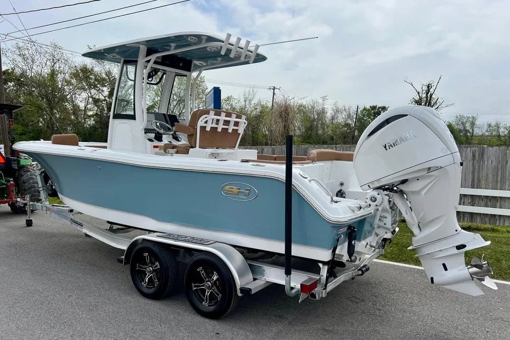 2025 Sea Hunt Ultra 235SE thumbnail 1