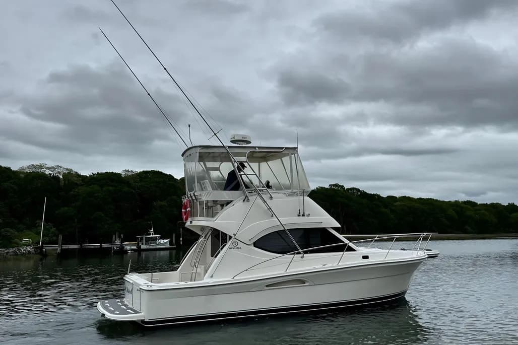 2005 Riviera 33 Flybridge thumbnail 1