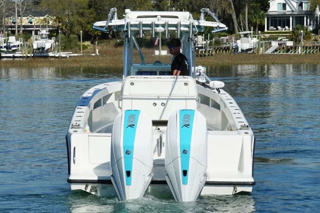 2017 SeaVee 320B thumbnail 2