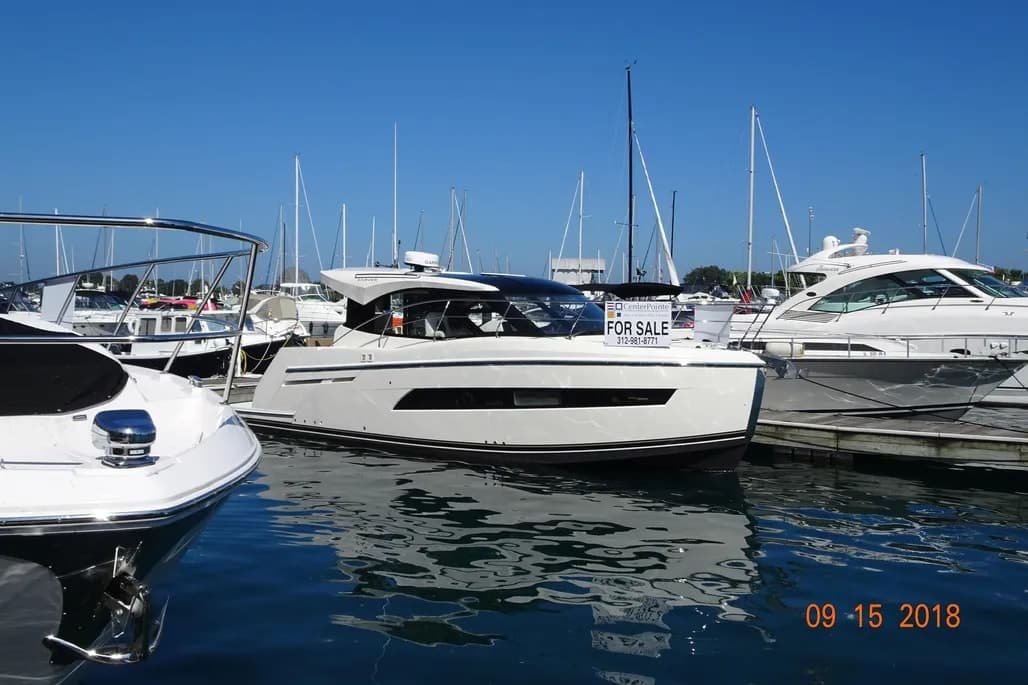 2018 Carver C34 Coupe thumbnail 2