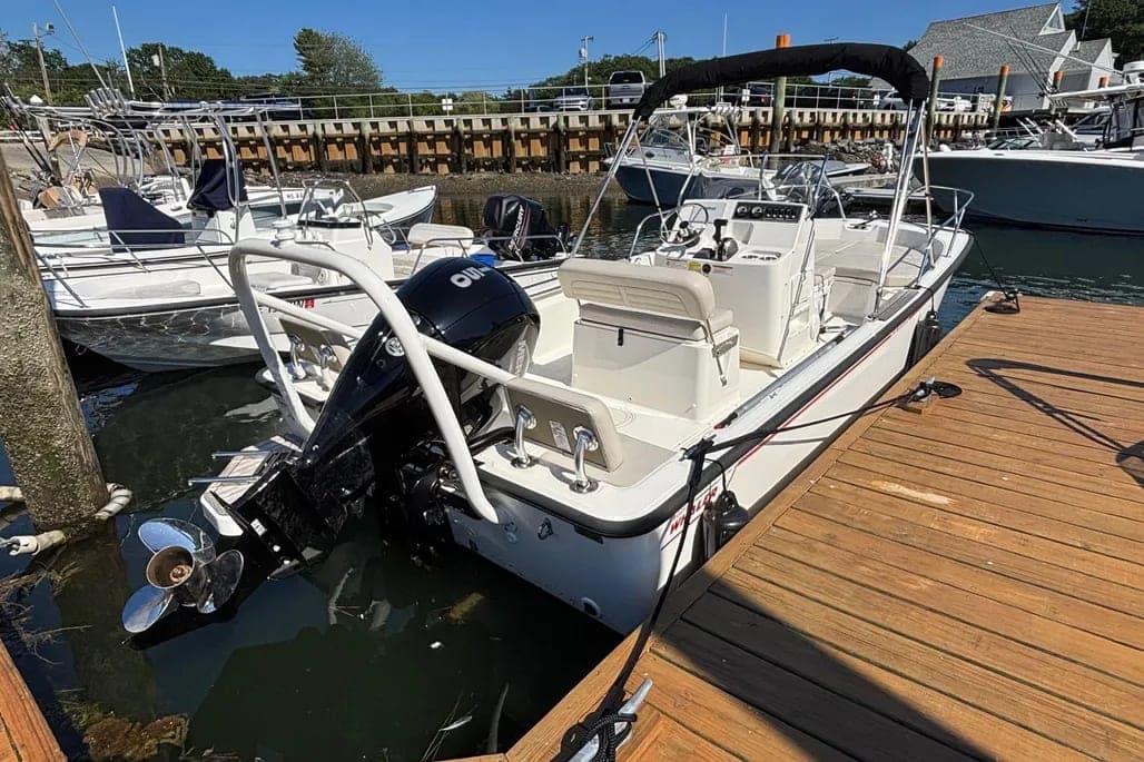 2023 Boston Whaler 190 Montauk thumbnail 1