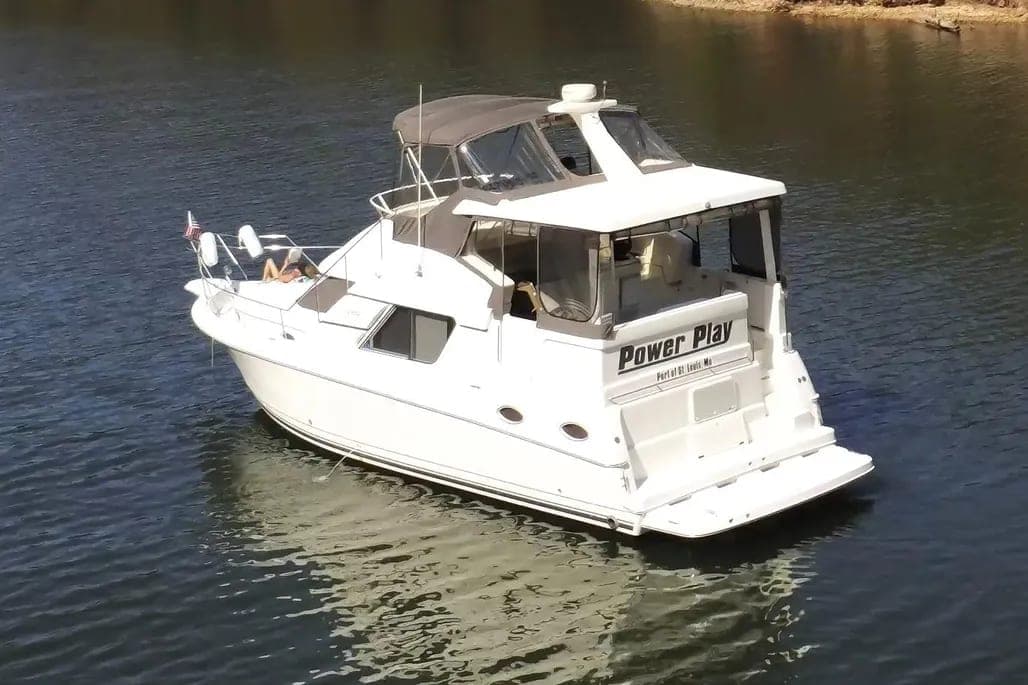 1997 Silverton 372 Motor Yacht thumbnail 2