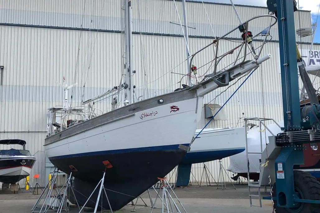 1986 Hans Christian 38