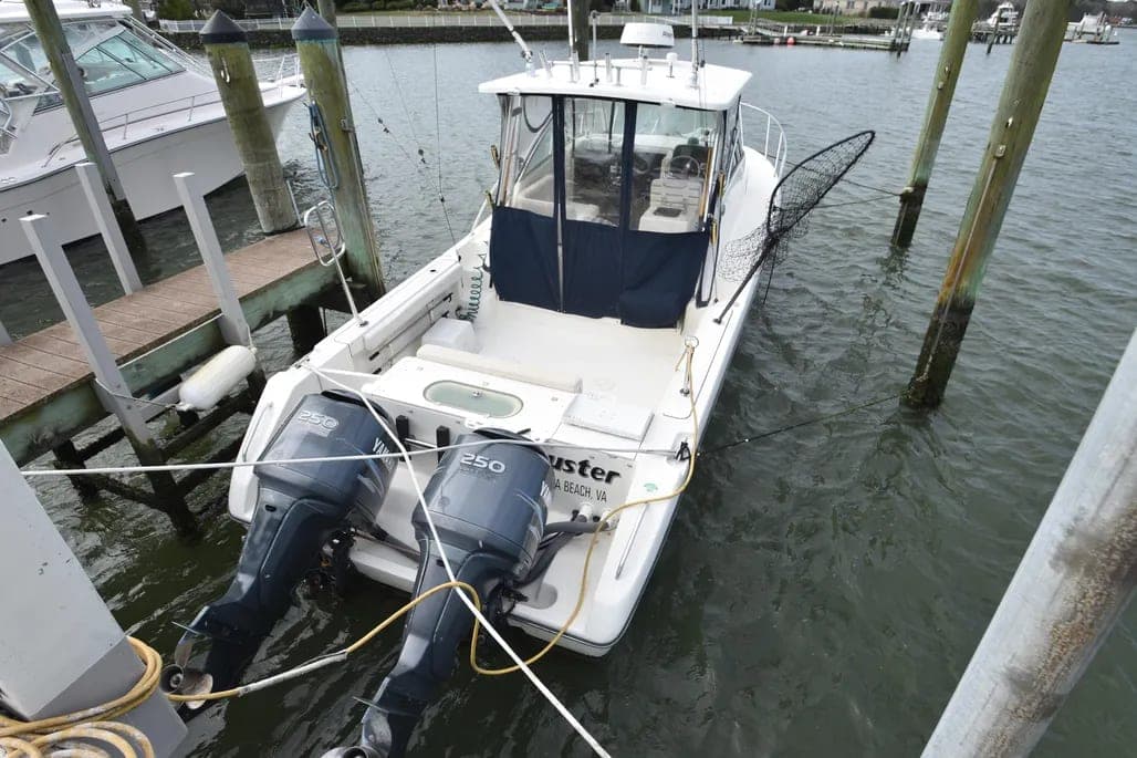 2005 Pursuit 3070 Offshore Express thumbnail 1