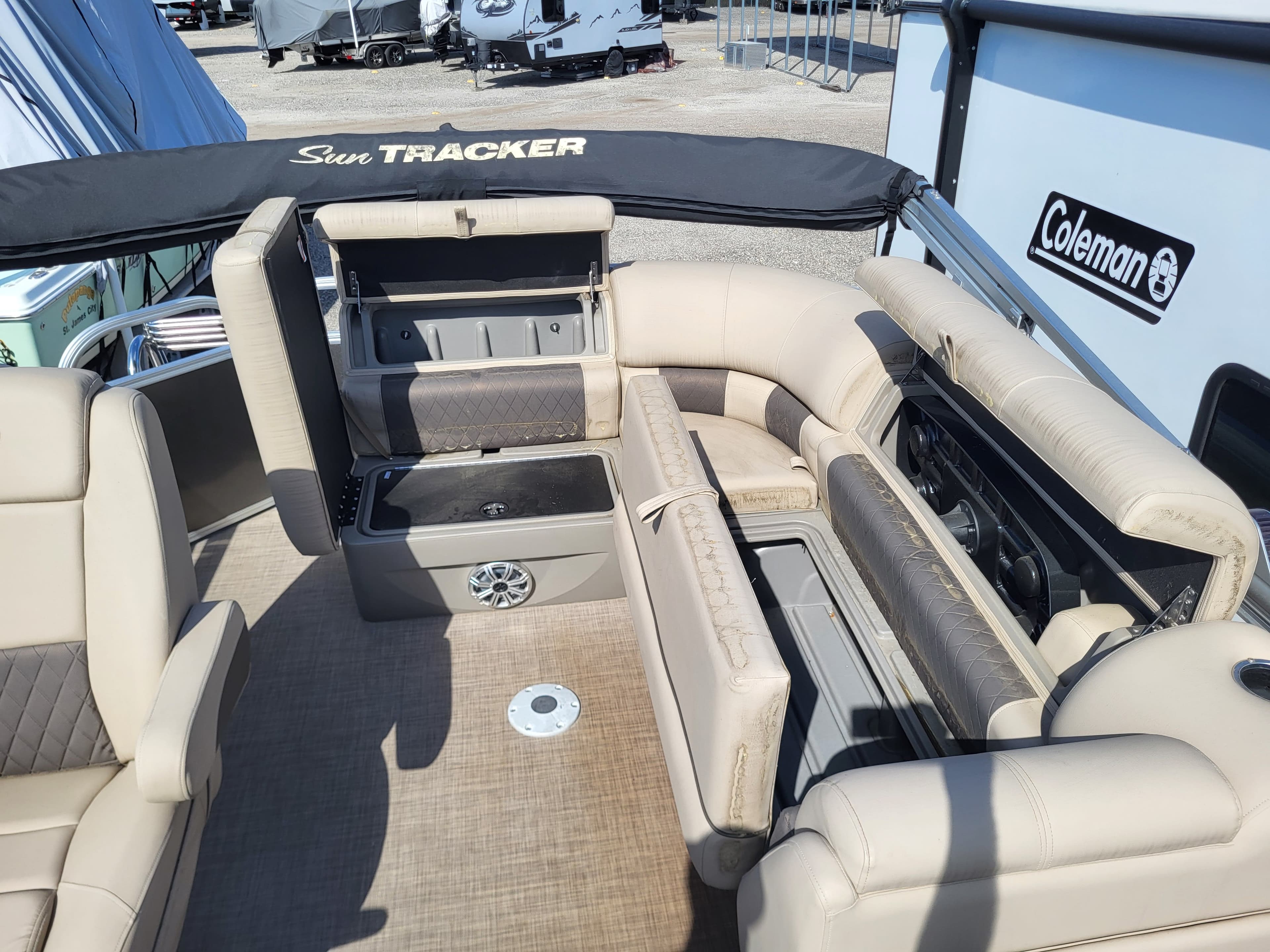 2023 Sun Tracker Party Barge 20DLX thumbnail 2