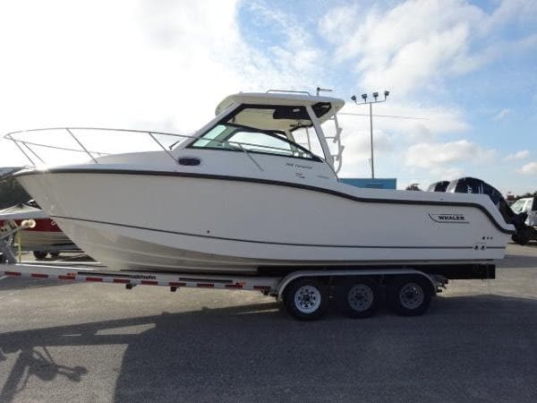 2015 Boston Whaler 285 Conquest