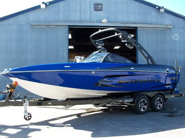 2015 Malibu Wakesetter 22 MXZ thumbnail 1