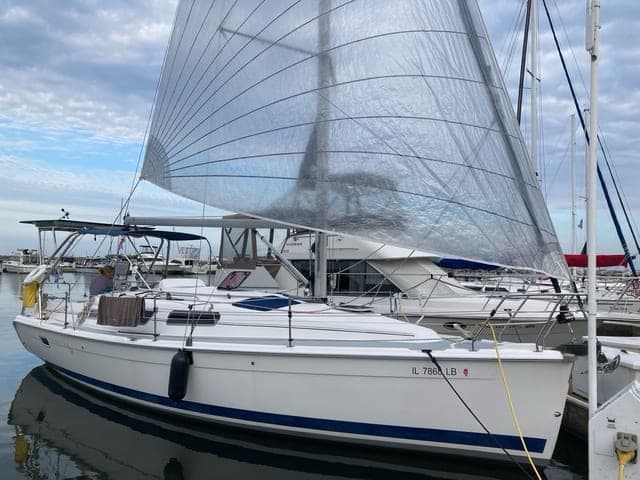 2005 Hunter 33 thumbnail 2