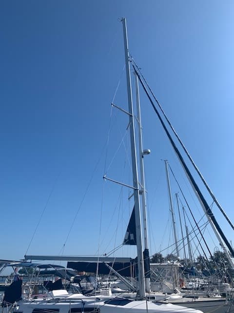 2005 Hunter 33 thumbnail 1