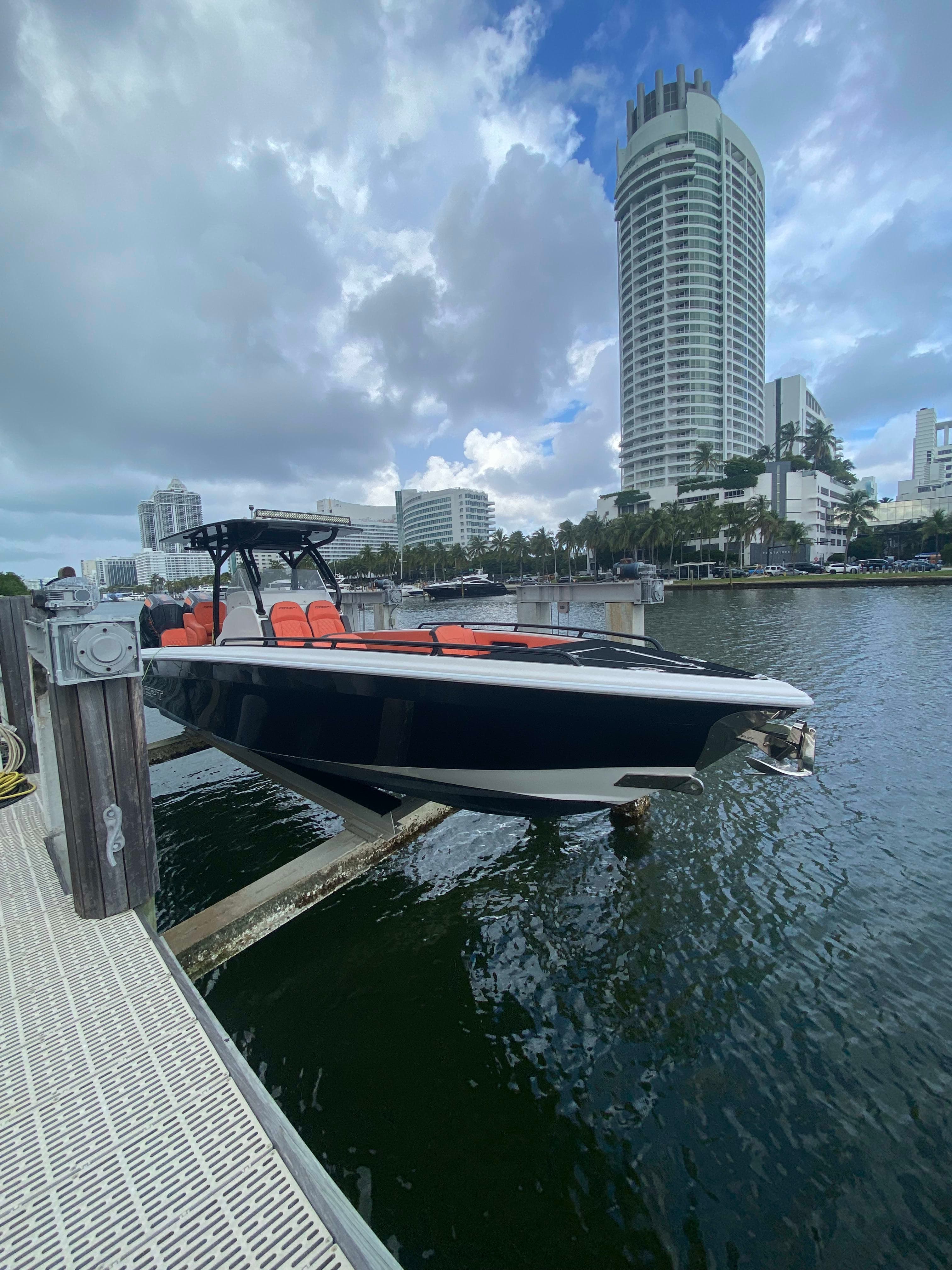 2021 Concept 32 Open Deck Series thumbnail 1