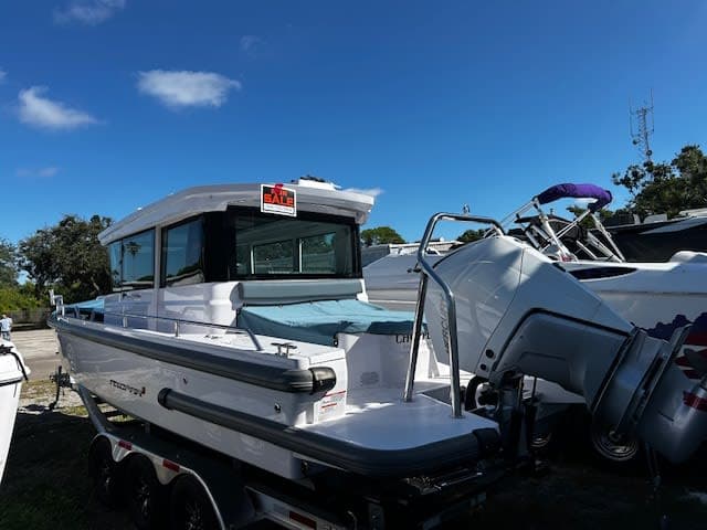 2023 Axopar 28 Cabin thumbnail 1