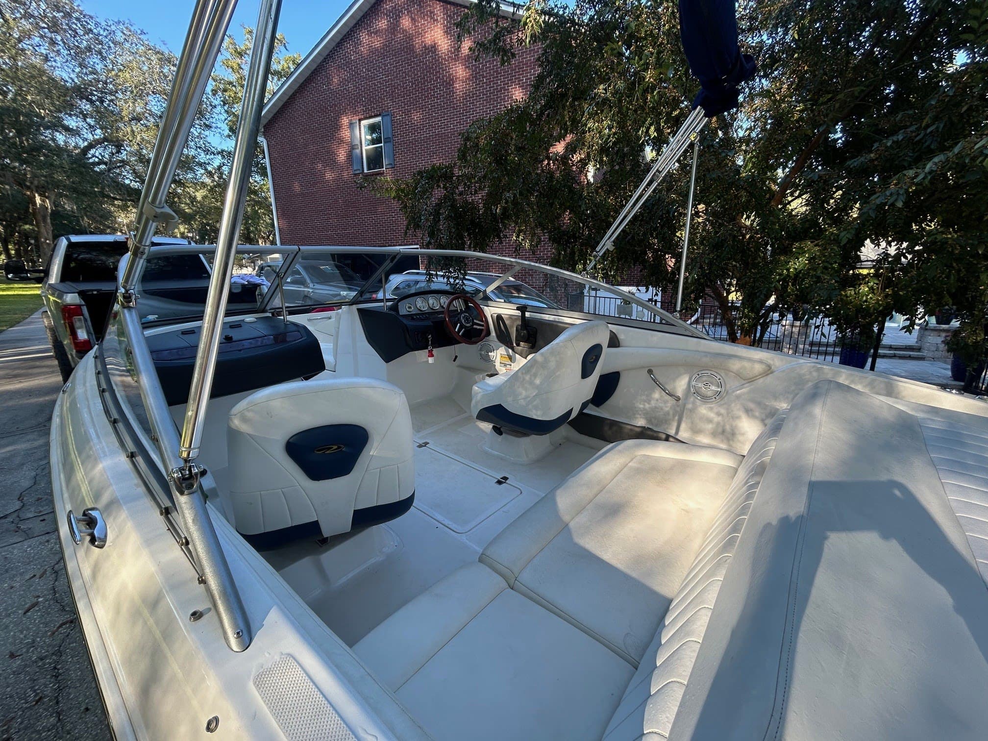 2009 Regal 19.9 Bowrider thumbnail 2