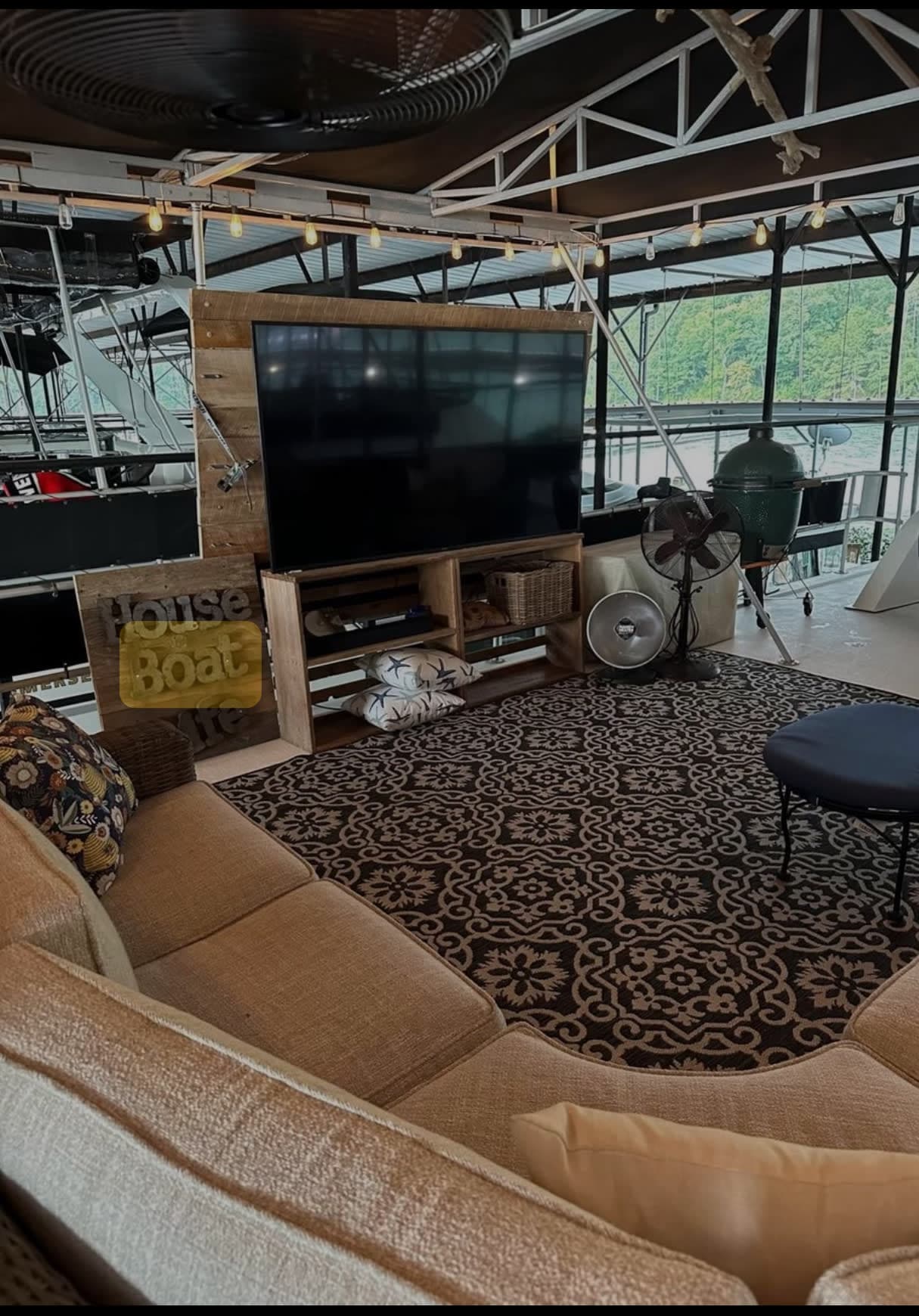 2000 STARDUST HOUSEBOAT