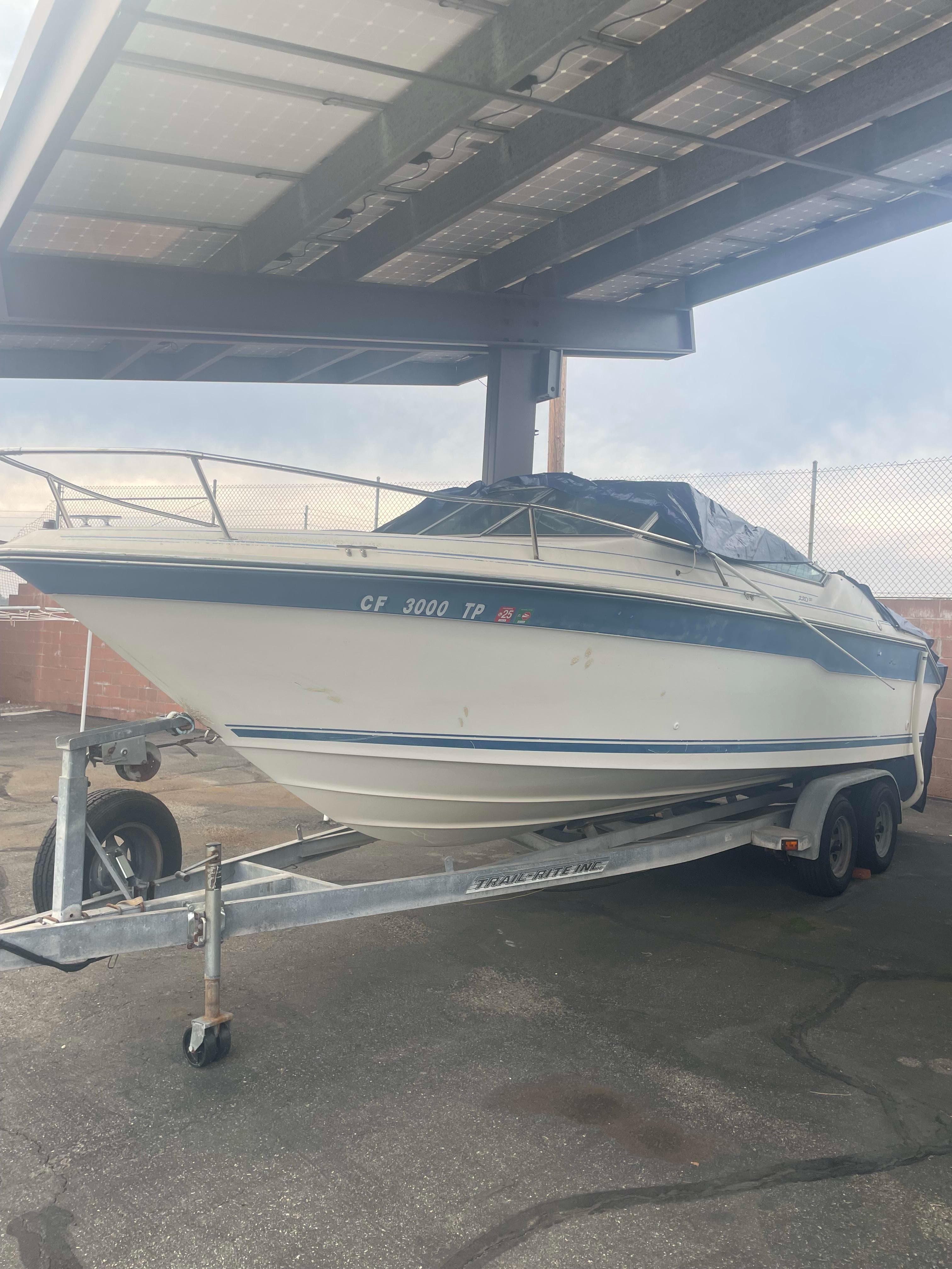 1989 Sea ray 220 cuddy cabin