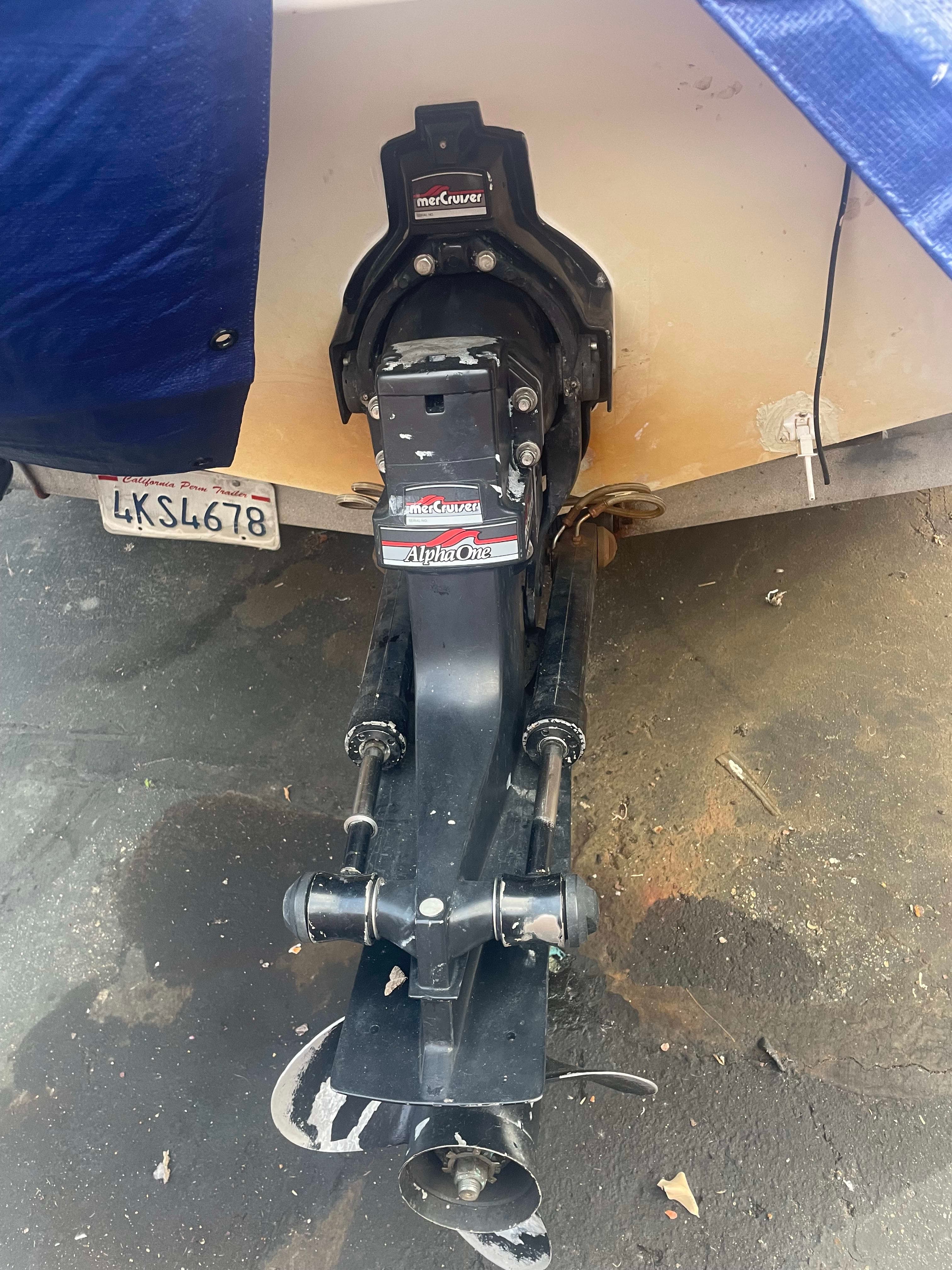 1989 Sea ray 220 cuddy cabin thumbnail 2