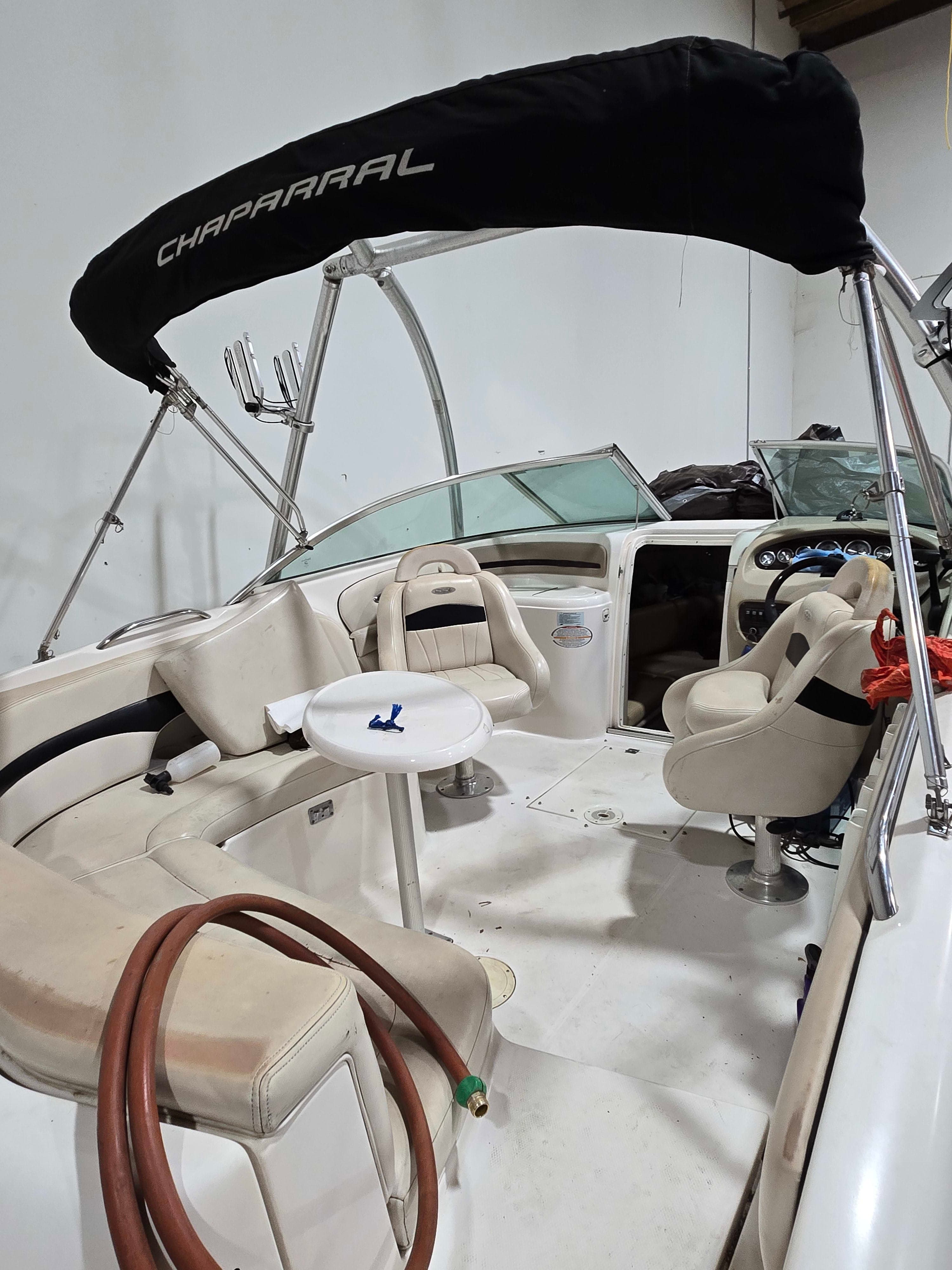 2001 Chaparral 235ssi thumbnail 1